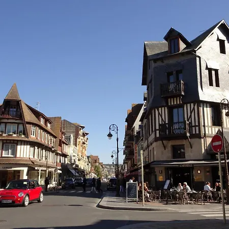 Дом отдыха Charming, Norman With Many Highlights Le Mesnil-sur-Blangy